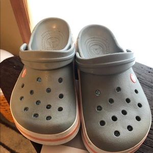 Grey/Pink crocs